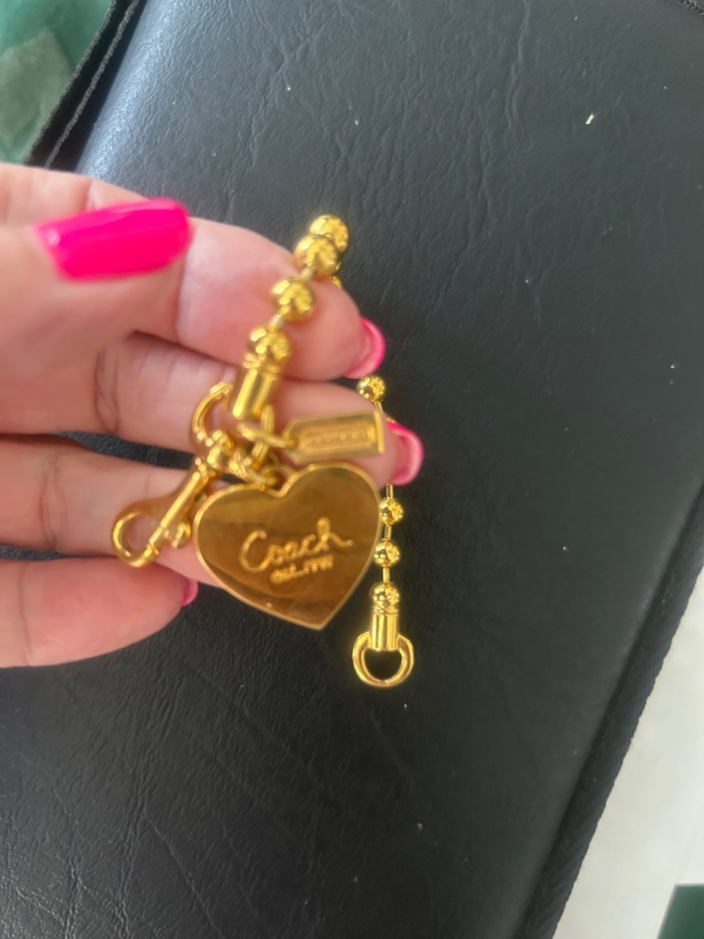 Coach ball chain heart bracelet. Gold tone. - Picture 5 of 6